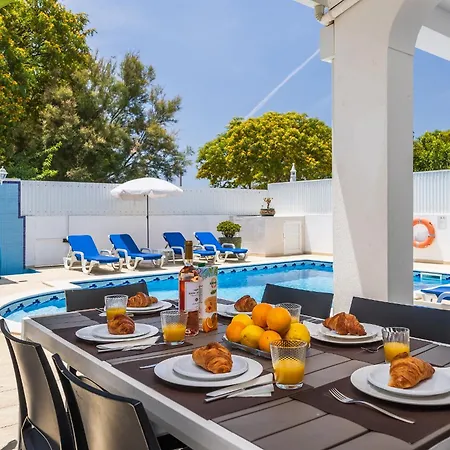 Vakantiehuis Chiquito - Private Pool&parking - Bbq&ac&wi-fi *